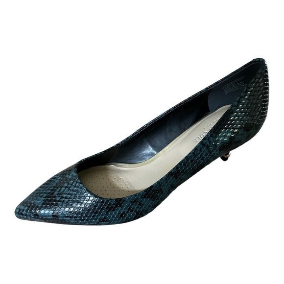 Kenneth Cole New York Morgan Kitten-Heel Pumps in the Size 9.5M in Ocean Snake - Picture 7 of 9